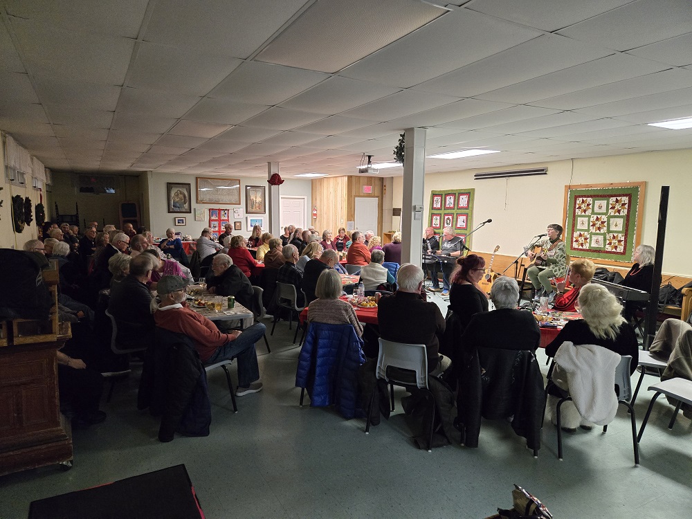 On Wednesday, December 4th, a social evening was held in St. Luke's Parish Hall, sponsored by the Outreach Mission Group and organized by Clair MacInnis. Admission was by donation with all proceeds going to the Hubbards Food Bank. There was also a silent auction of donated items with those proceeds going to other outreach projects. Great music was provided by Peter Grant and friends, Shaun Richards, Mike Purdy, Gloria Butler and Glenda Joy who gave generously of their time and talent. A great time was had by everyone in the capacity crowd.